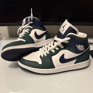 Nike air Jordan 1 Mid,  “Noble Green”